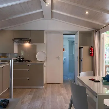 Mobil A Louer Avec Terrasse A - Api-1-52-826 Camping *