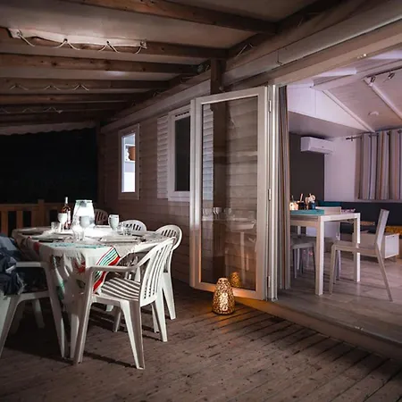 Camping Mobil A Louer Avec Terrasse A - Api-1-52-826